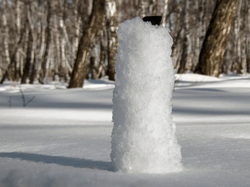 Illustration for article titled When A Meteorite Hits Snow It Forms A "Snow Carrot" Instead Of A Crater